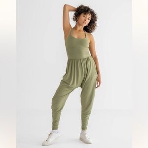 Imbodhi bodhi jumper size medium